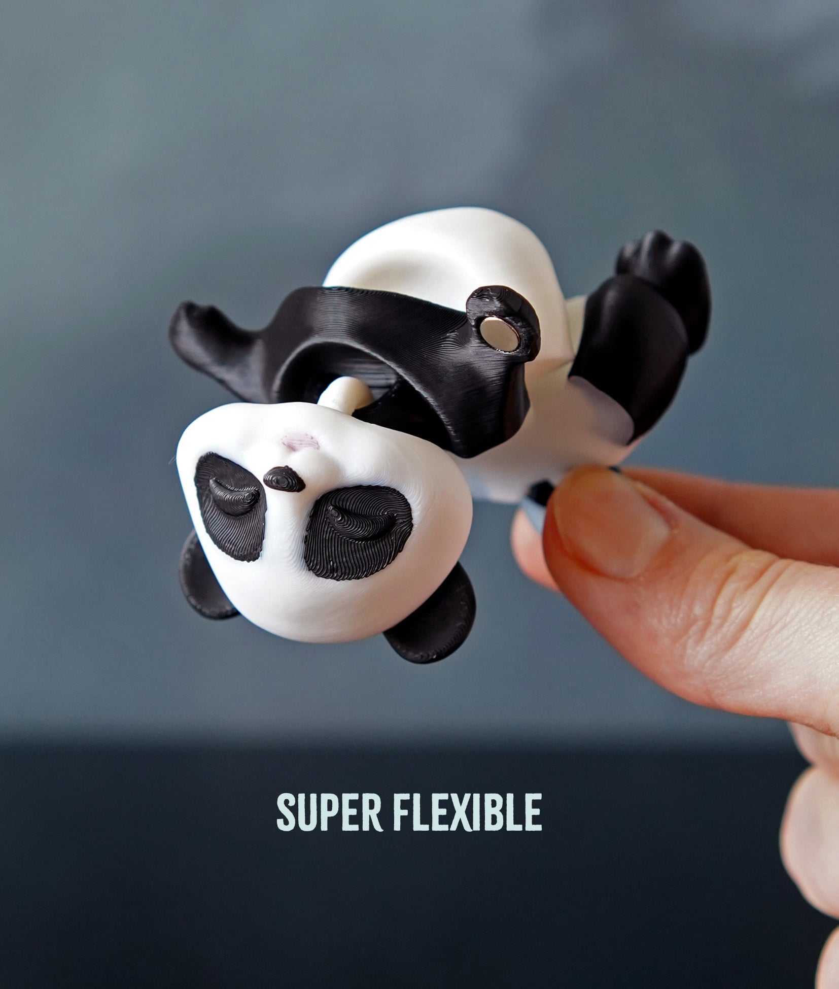 Peng El Ele Tutuşan Panda